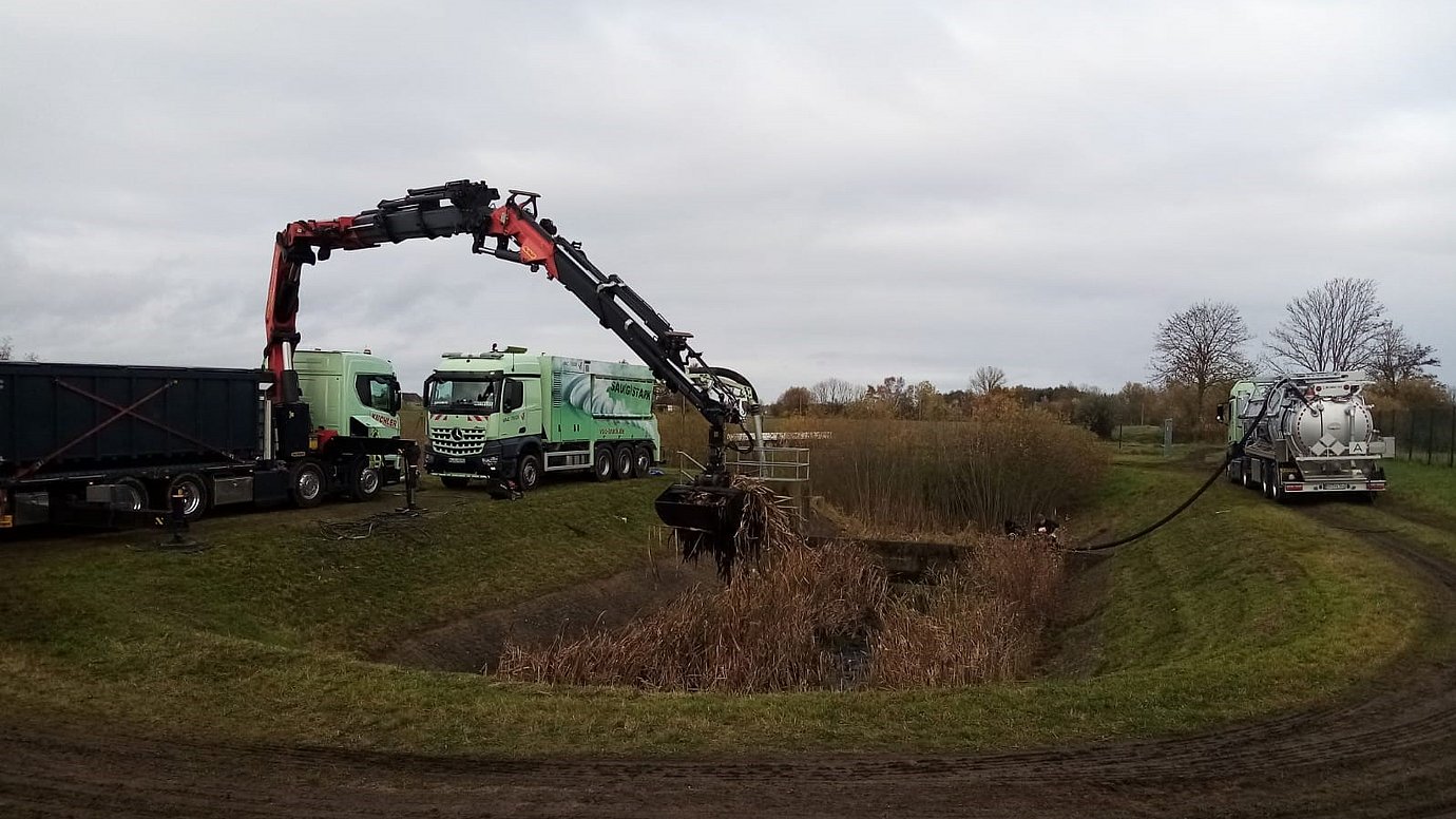 Transport und Entsorgung von Schlamm und Baggergut
