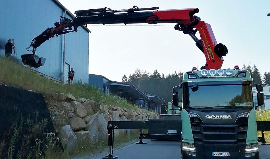 Kranarbeiten mit Schalengreifer