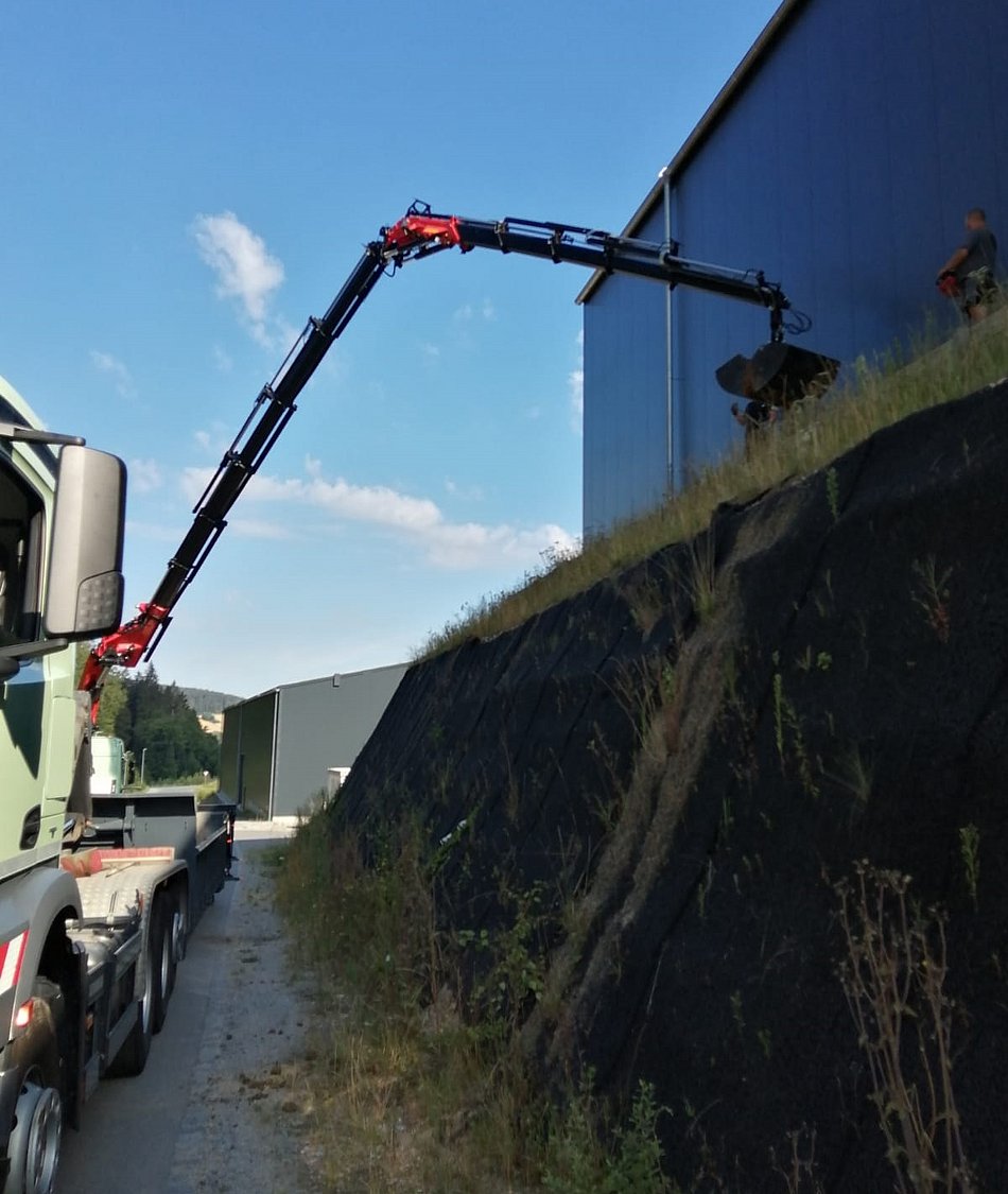 Mittelkran mit einer Hubkraft von 28,2 Tonnen