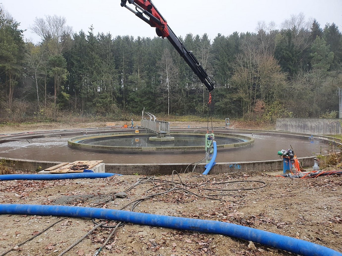 Abpumpen aus Klärbecken